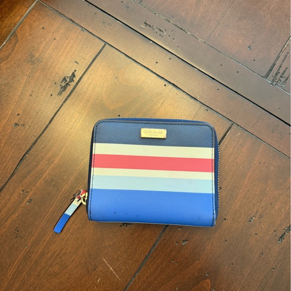 Very Used Kate Spade Mini Wallet - Picture 1 of 9